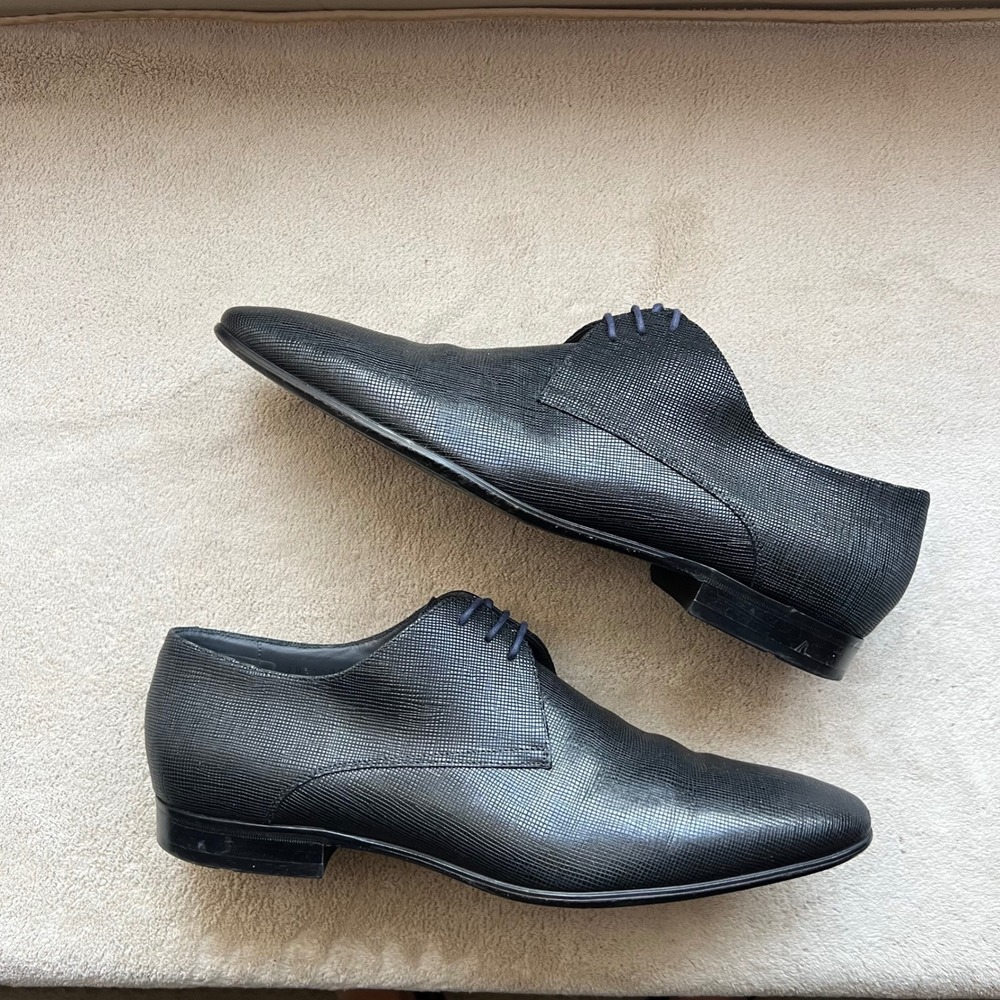 Hugo Boss Men 10 Black Leather Textured Derby Dress Shoes Made in Italy Formal